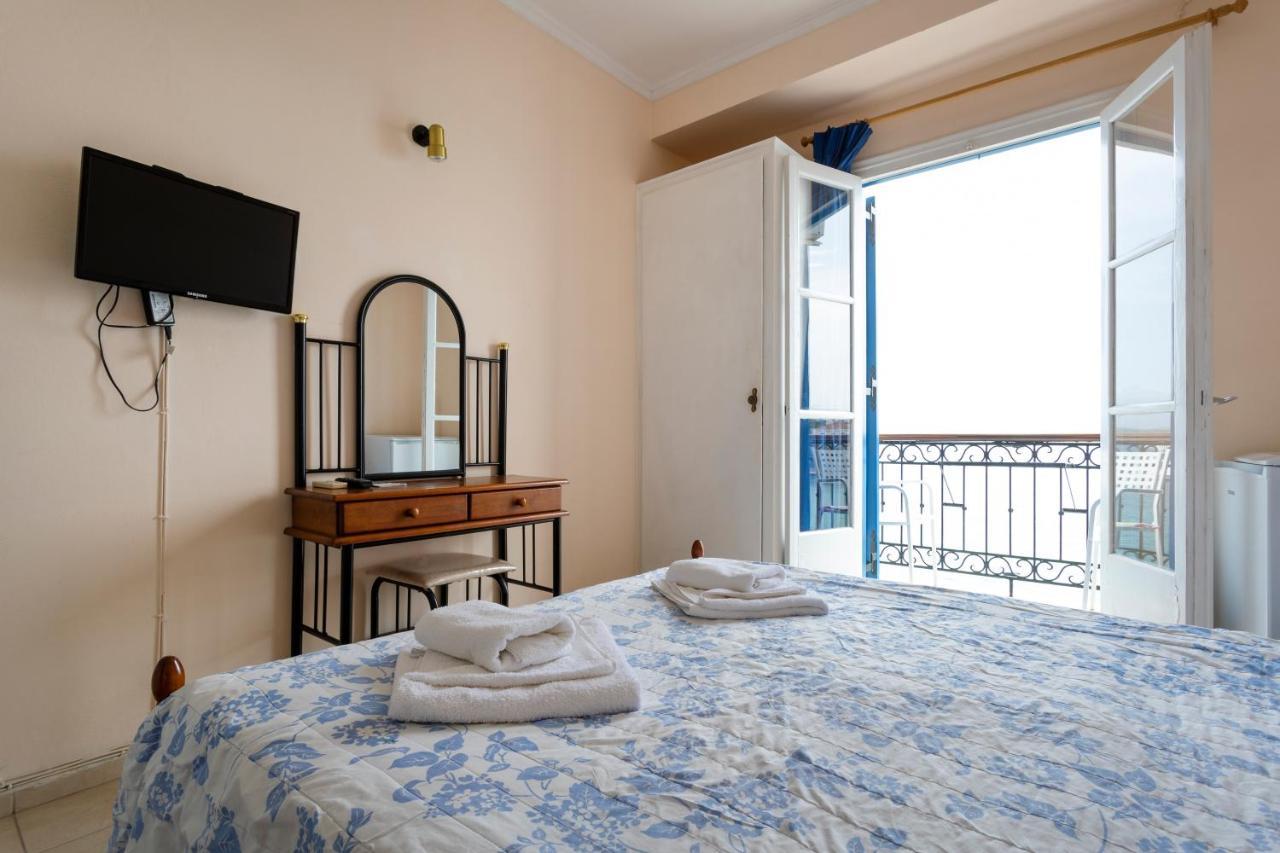 Stelios Hotel Spetses Town Extérieur photo