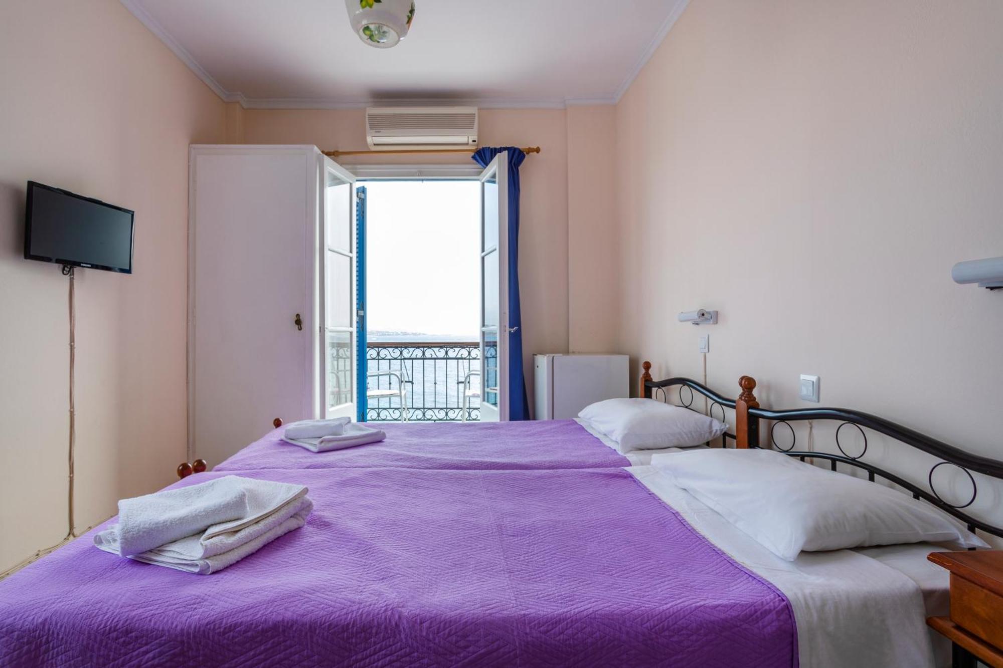 Stelios Hotel Spetses Town Extérieur photo