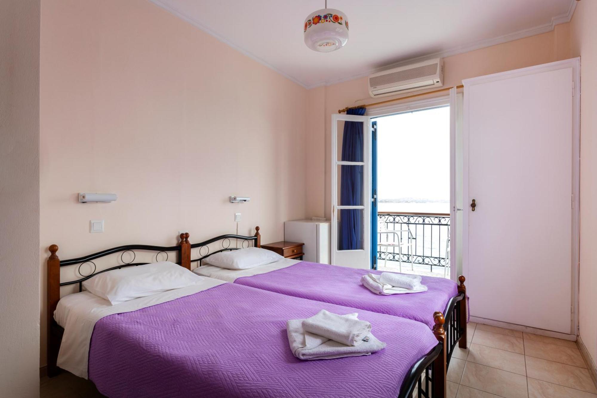 Stelios Hotel Spetses Town Extérieur photo